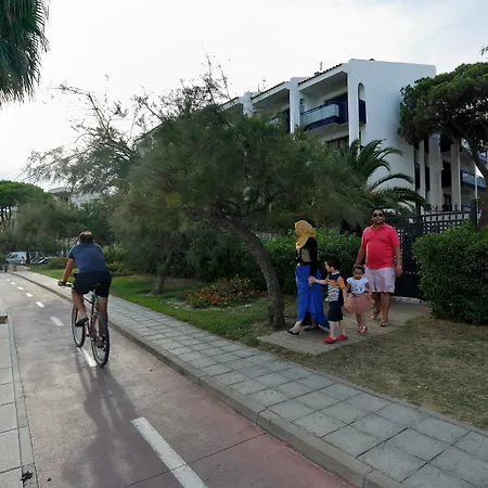 Aparthotel Pins Platja 3*