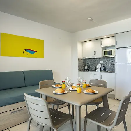 Pins Platja Apartahotel