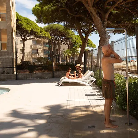 Pins Platja * كامبريلس